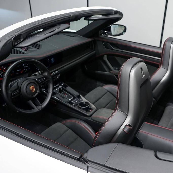 Новый Porsche 911 Carrera 4 GTS VIII (992), 3.0 л, 2023 в Дубае от AAA Motors Белый цвет. Европейская | AUTO.AE