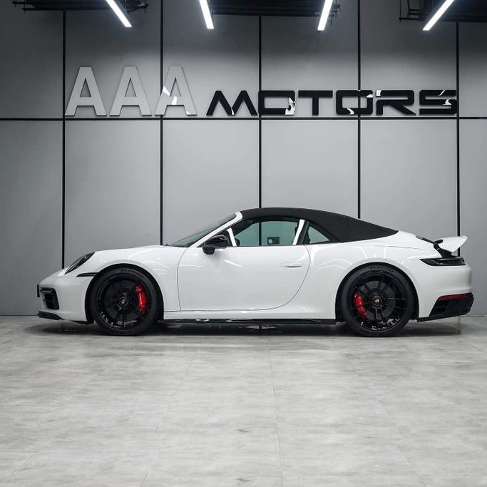 Новый Porsche 911 Carrera 4 GTS VIII (992), 3.0 л, 2023 в Дубае от AAA Motors Белый цвет. Европейская | AUTO.AE