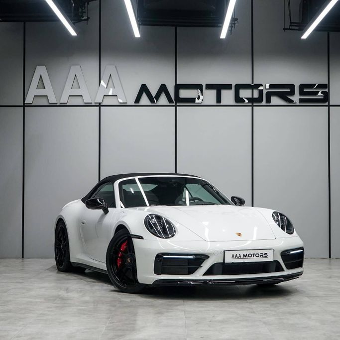 Новый Porsche 911 Carrera 4 GTS VIII (992), 3.0 л, 2023 в Дубае от AAA Motors Белый цвет. Европейская | AUTO.AE