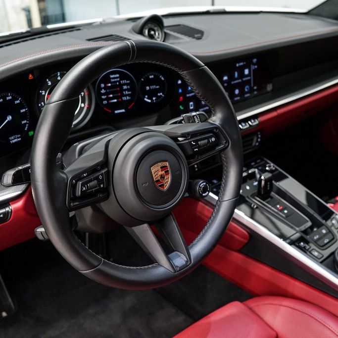 Подержанный Porsche 911 Turbo VIII (992), 3.7 л, 2022 в Дубае от AAA Motors Белый цвет. GCC | AUTO.AE