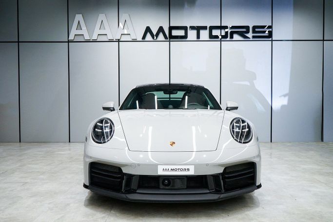 Подержанный Porsche 911 Carrera VIII (992) Рестайлинг, 3.0 л, 2025 в Дубае от AAA Motors Белый цвет. GCC | AUTO.AE