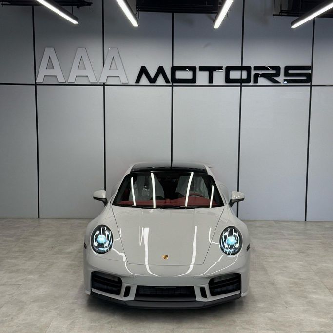 Новый Porsche 911 Carrera VIII (992), 3.0 л, 2025 в Дубае от AAA Motors Серебристый цвет. GCC | AUTO.AE
