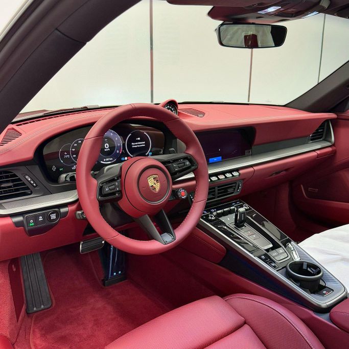 Новый Porsche 911 Carrera VIII (992), 3.0 л, 2025 в Дубае от AAA Motors Серебристый цвет. GCC | AUTO.AE