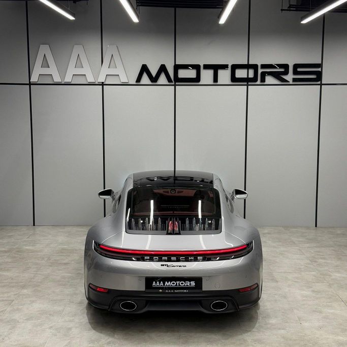 Новый Porsche 911 Carrera VIII (992) Рестайлинг, 3.0 л, 2025 в Дубае от AAA Motors Серебристый цвет. GCC | AUTO.AE