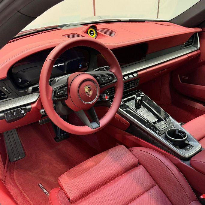 Новый Porsche 911 Carrera VIII (992) Рестайлинг, 3.0 л, 2025 в Дубае от AAA Motors Серебристый цвет. GCC | AUTO.AE