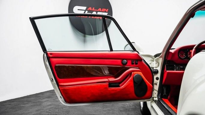 Подержанный Porsche 911 Turbo IV (993), 3.6 л, 1996 в Дубае от Al Ain Class Motors Белый цвет. GCC | AUTO.AE
