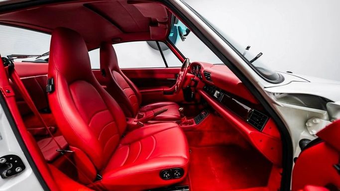 Подержанный Porsche 911 Turbo IV (993), 3.6 л, 1996 в Дубае от Al Ain Class Motors Белый цвет. GCC | AUTO.AE
