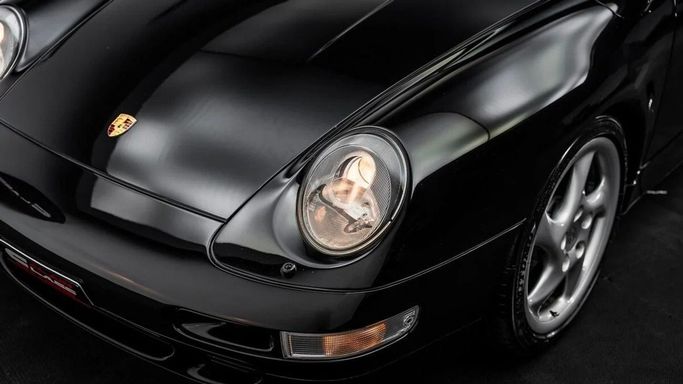 Подержанный Porsche 911 Carrera S IV (993), 3.6 л, 1998 в Дубае от Al Ain Class Motors Черный цвет. Американская | AUTO.AE