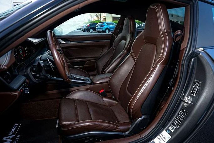 Подержанный Porsche 911 Carrera 4S VIII (992), 3.0 л, 2021 в Дубае от MBA Motors Серый цвет. GCC | AUTO.AE