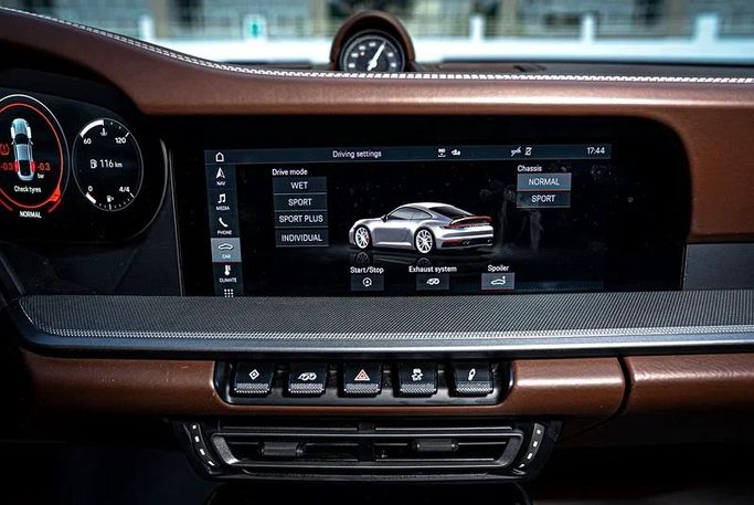 Подержанный Porsche 911 Carrera 4S VIII (992), 3.0 л, 2021 в Дубае от MBA Motors Серый цвет. GCC | AUTO.AE