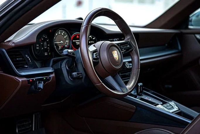 Подержанный Porsche 911 Carrera 4S VIII (992), 3.0 л, 2021 в Дубае от MBA Motors Серый цвет. GCC | AUTO.AE