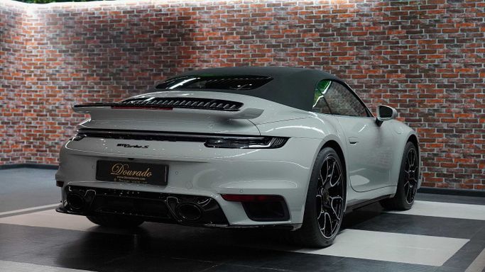 Новый Porsche 911 Turbo S VIII (992), 3.7 л, 2023 в Дубае от Dourado Luxury Car Серый цвет. Европейская | AUTO.AE
