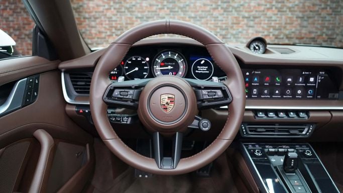 Новый Porsche 911 Turbo S VIII (992), 3.7 л, 2023 в Дубае от Dourado Luxury Car Белый цвет. Европейская | AUTO.AE