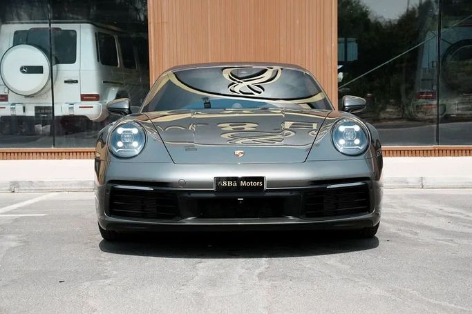 Подержанный Porsche 911 Carrera VIII (992), 3.0 л, 2020 в Дубае от 8 Ba Motors Серый цвет. GCC | AUTO.AE