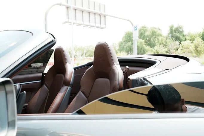 Подержанный Porsche 911 Carrera VIII (992), 3.0 л, 2020 в Дубае от 8 Ba Motors Серый цвет. GCC | AUTO.AE