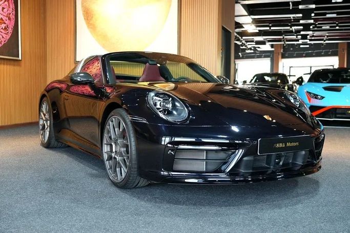 Подержанный Porsche 911 4S VIII (992), 3.0 л, 2024 в Дубае от 8 Ba Motors Черный цвет. Европейская | AUTO.AE