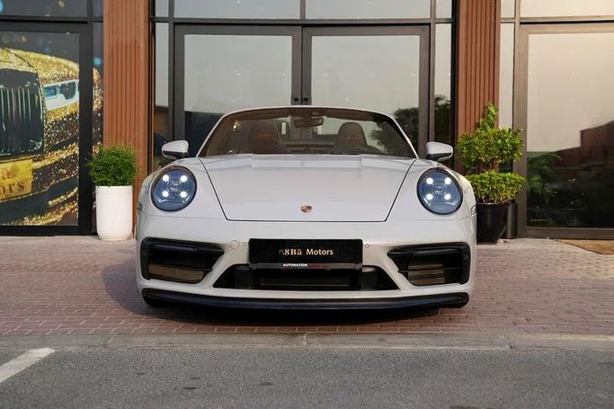 Подержанный Porsche 911 Carrera GTS VIII (992), 3.0 л, 2024 в Дубае от 8 Ba Motors Белый цвет. Европейская | AUTO.AE