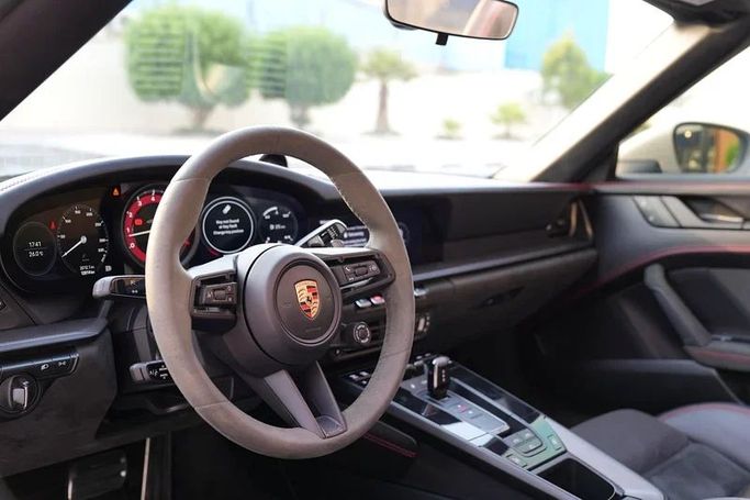Подержанный Porsche 911 Carrera GTS VIII (992), 3.0 л, 2024 в Дубае от 8 Ba Motors Белый цвет. Европейская | AUTO.AE