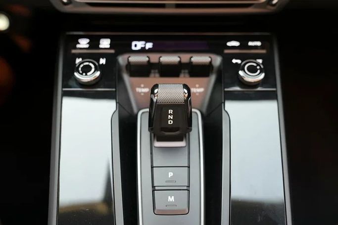 Подержанный Porsche 911 Carrera GTS VIII (992), 3.0 л, 2024 в Дубае от 8 Ba Motors Белый цвет. Европейская | AUTO.AE