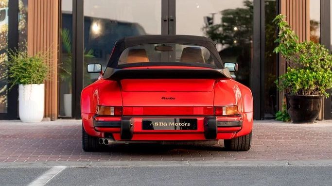 Подержанный Porsche 911 Turbo II (911, 930), 3.3 л, 1988 в Дубае от 8 Ba Motors Красный цвет. Американская | AUTO.AE