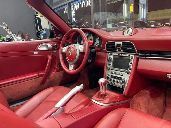 Подержанный Porsche 911 Carrera 4S VI (997) Рестайлинг, 3.8 л, 2009 в Дубае от Carbon Cars Черный цвет. GCC | AUTO.AE