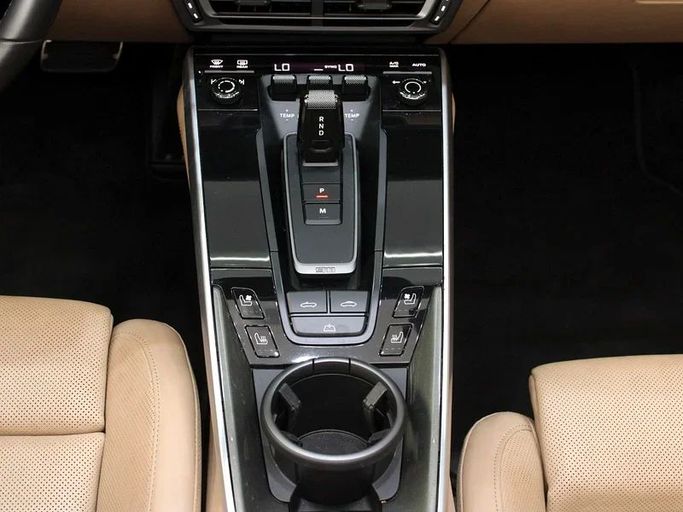 Used Porsche 911 Carrera VIII (992), 3.0 l, 2021 in Dubai by Hot Wheel Used Motors, Grey color. Other | AUTO.AE