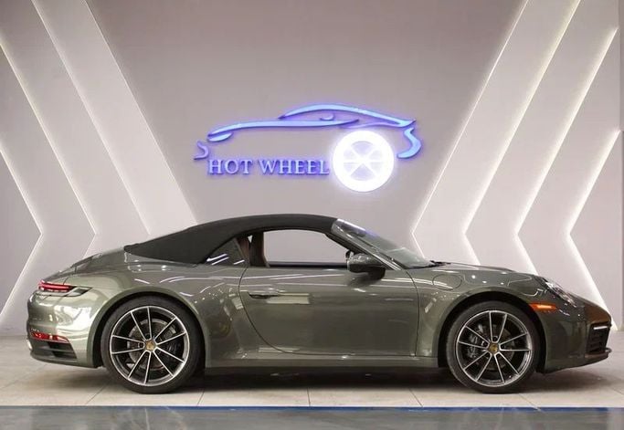 Used Porsche 911 Carrera VIII (992), 3.0 l, 2021 in Dubai by Hot Wheel Used Motors, Grey color. Other | AUTO.AE