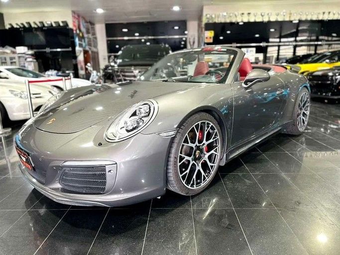 Подержанный Porsche 911 Carrera VII (991) Рестайлинг, 3.0 л, 2017 в Дубае от Top Line Motors Серебристый цвет. GCC | AUTO.AE