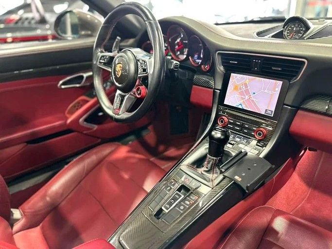 Подержанный Porsche 911 Carrera VII (991) Рестайлинг, 3.0 л, 2017 в Дубае от Top Line Motors Серебристый цвет. GCC | AUTO.AE