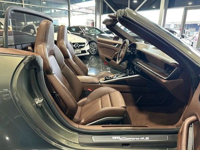 Подержанный Porsche 911 Carrera 4S VIII (992), 3.0 л, 2020 в Дубае от Top Line Motors Серый цвет. GCC | AUTO.AE