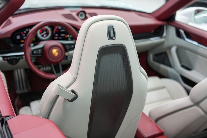 Подержанный Porsche 911 Turbo S VIII (992), 3.7 л, 2021 в Дубае от Sanam Cars Белый цвет. GCC | AUTO.AE