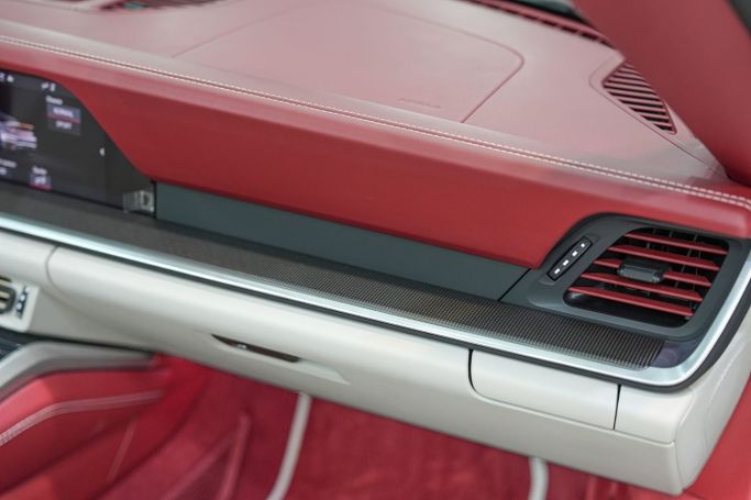 Подержанный Porsche 911 Turbo S VIII (992), 3.7 л, 2021 в Дубае от Sanam Cars Белый цвет. GCC | AUTO.AE