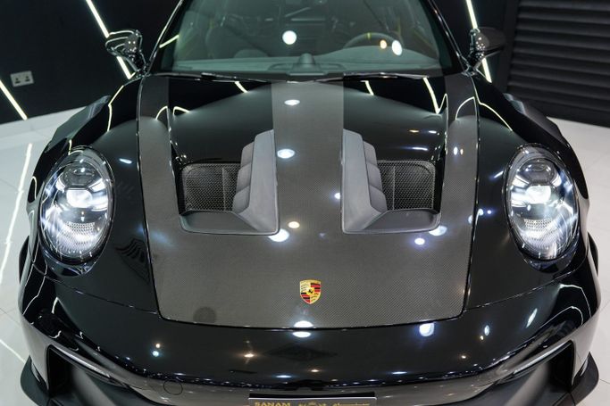 Подержанный Porsche 911 Carrera GTS VIII (992), 3.0 л, 2024 в Дубае от Sanam Cars Черный цвет. GCC | AUTO.AE