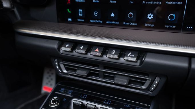 Новый Porsche 911 Turbo S VIII (992), 3.7 л, 2024 в Дубае от Automobili Motors Белый цвет. GCC | AUTO.AE