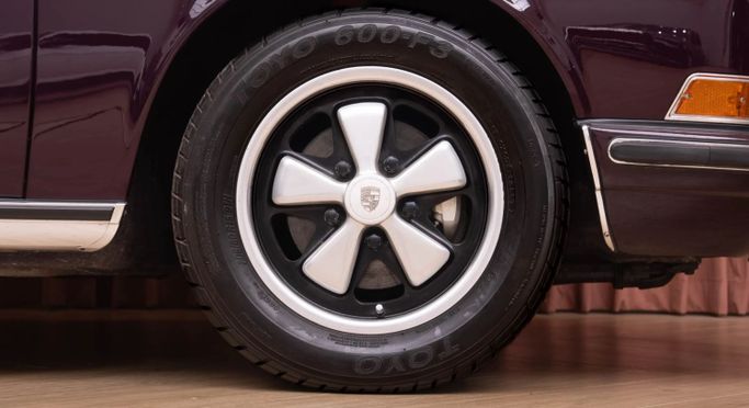 Подержанный Porsche 911 I (901, 911), 2.3 л, 1972 в Дубае от Automobili Motors Пурпурный цвет. Европейская | AUTO.AE