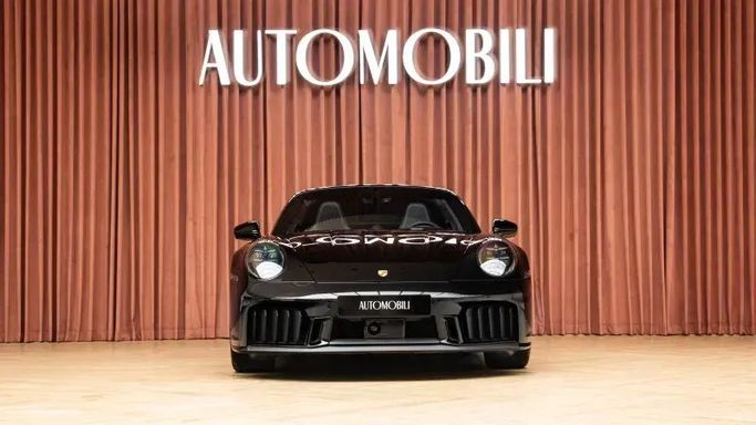 Подержанный Porsche 911 4 GTS VIII (992), 3.0 л, 2025 в Дубае от Automobili Motors Черный цвет. Европейская | AUTO.AE