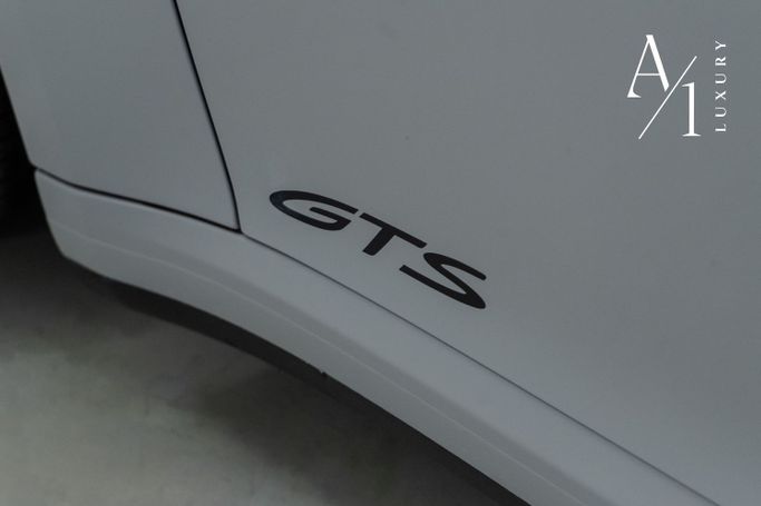 Подержанный Porsche 911 Carrera GTS VIII (992), 3.0 л, 2022 в Дубае от A1 Luxury Motors Серый цвет. Other | AUTO.AE