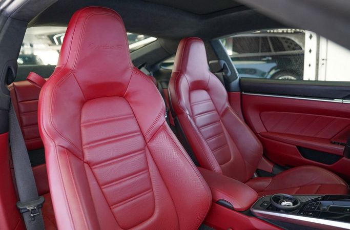 مستعملة Porsche 911 Turbo S ثامناً (992), 3.7 l, 2021 في في دبي من Exotic Cars، اللون رمادي. مواصفات الخليج | AUTO.AE