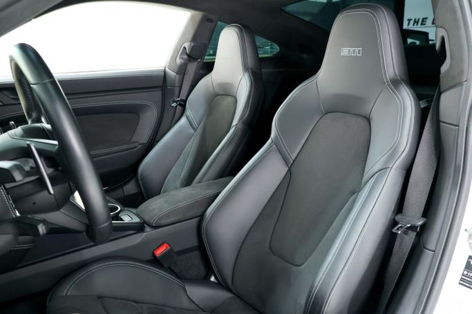 Подержанный Porsche 911 Dakar VIII (992), 3.0 л, 2023 в Дубае от The Car Superstore Белый цвет. GCC | AUTO.AE