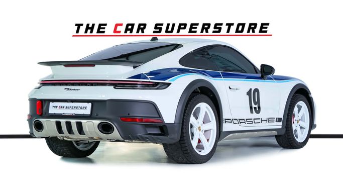 Подержанный Porsche 911 Dakar VIII (992), 3.0 л, 2023 в Дубае от The Car Superstore Белый цвет. GCC | AUTO.AE