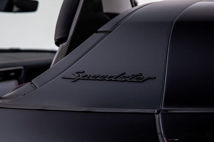 Подержанный Porsche 911 Speedster VII (991) Рестайлинг, 4.0 л, 2020 в Дубае от AUTO DEALS Черный цвет. Европейская | AUTO.AE