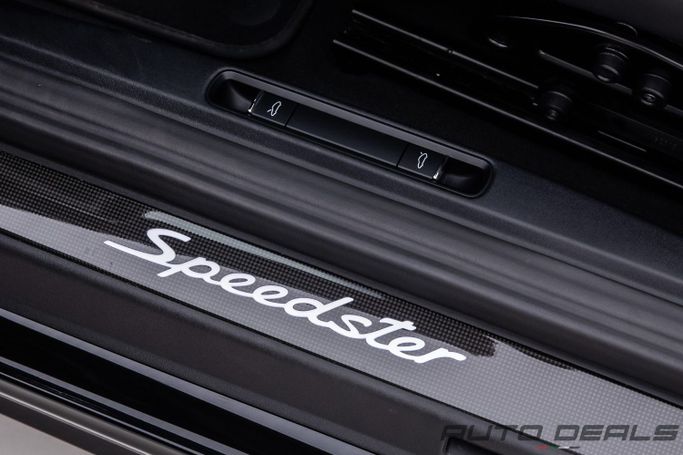 Подержанный Porsche 911 Speedster VII (991) Рестайлинг, 4.0 л, 2020 в Дубае от AUTO DEALS Черный цвет. Европейская | AUTO.AE