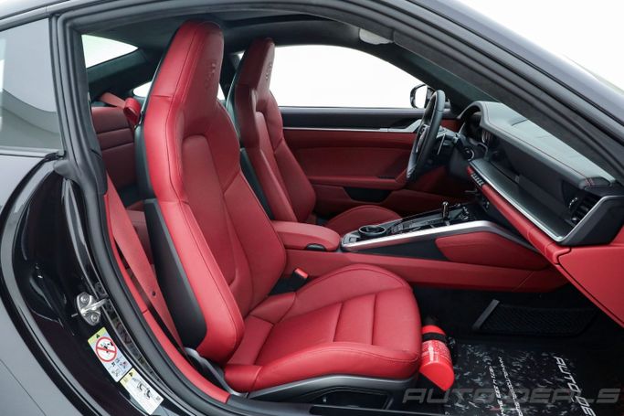 Новый Porsche 911 Carrera S VIII (992), 3.0 л, 2024 в Дубае от AUTO DEALS Черный цвет. GCC | AUTO.AE