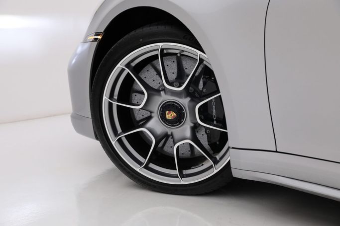 Новый Porsche 911 Turbo S VIII (992), 3.7 л, 2023 в Дубае от AUTO DEALS Серый цвет. Европейская | AUTO.AE