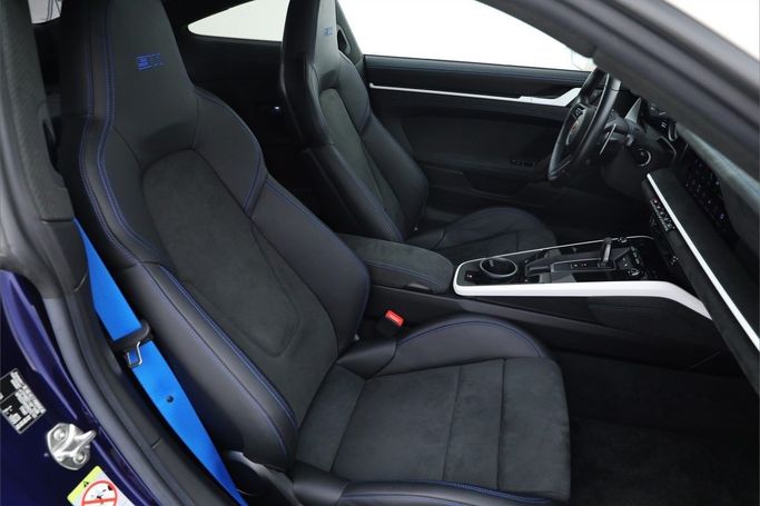 Подержанный Porsche 911 Dakar VIII (992), 3.0 л, 2024 в Дубае от AUTO DEALS Белый цвет. Европейская | AUTO.AE