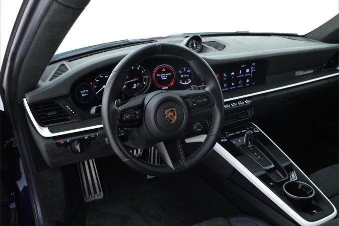 Подержанный Porsche 911 Dakar VIII (992), 3.0 л, 2024 в Дубае от AUTO DEALS Белый цвет. Европейская | AUTO.AE