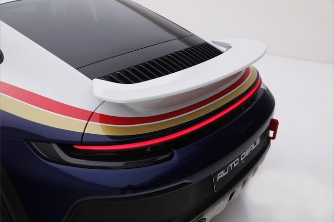 Подержанный Porsche 911 Dakar VIII (992), 3.0 л, 2024 в Дубае от AUTO DEALS Белый цвет. Европейская | AUTO.AE