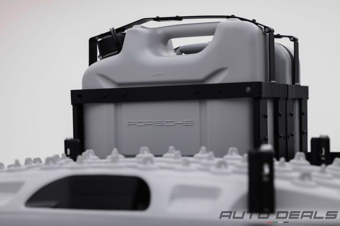 Новый Porsche 911 Dakar VIII (992), 3.0 л, 2024 в Дубае от AUTO DEALS Зеленый цвет. Европейская | AUTO.AE