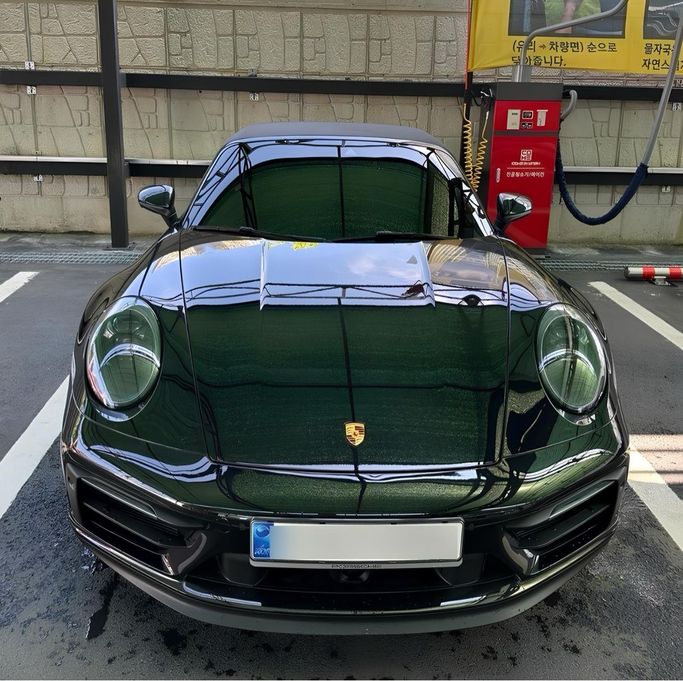 Подержанный Porsche 911 Carrera GTS VIII (992), 3.0 л, 2023 в Дубае от Fair Import Черный цвет. Корейская | AUTO.AE