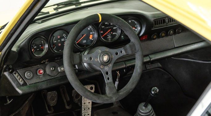 مستعملة Porsche 911 II (911، 930), 3.2 l, 1982 في في دبي من Tomini Cars، اللون أصفر.  | AUTO.AE